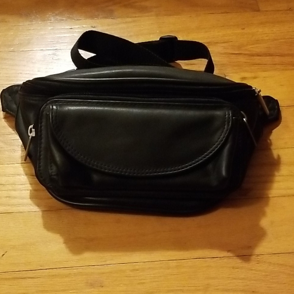 Brookstone Handbags - SUPER SOFT BLACK LEATHER BELT/WAIST/FANNY PACK